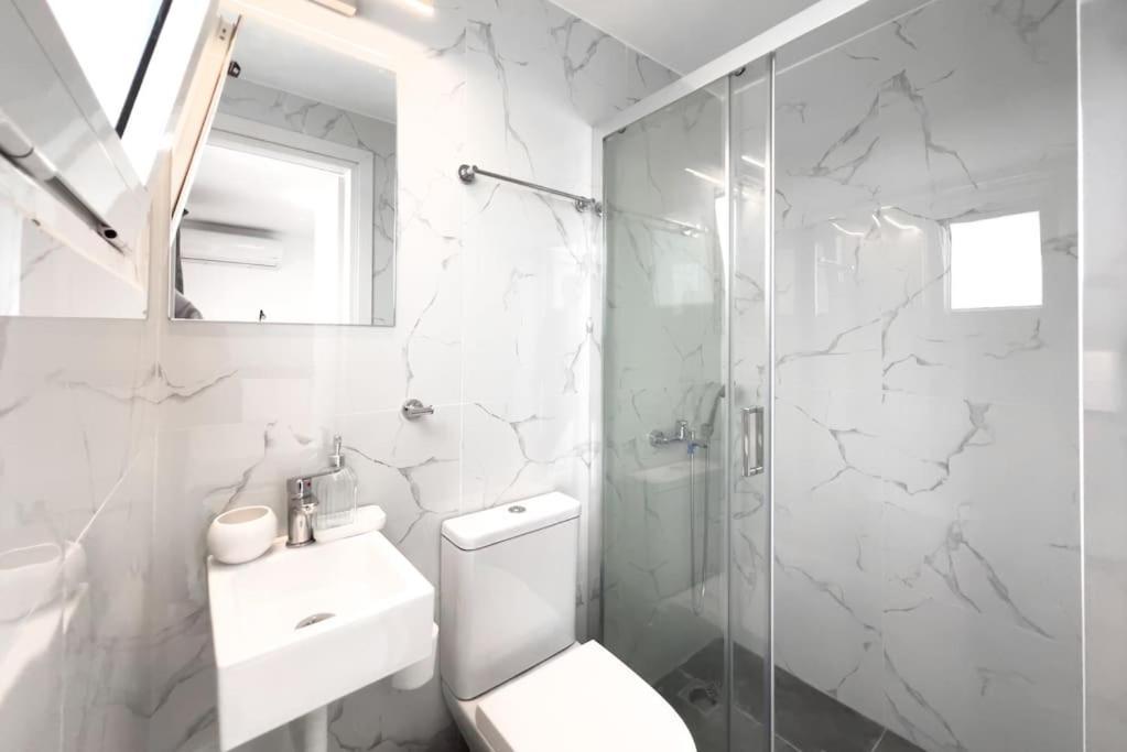Spacious Penthouse Near Downtown Aten Exteriör bild