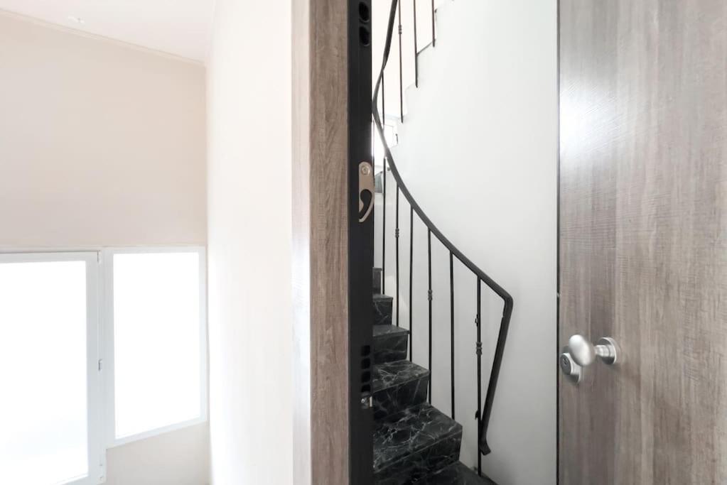 Spacious Penthouse Near Downtown Aten Exteriör bild
